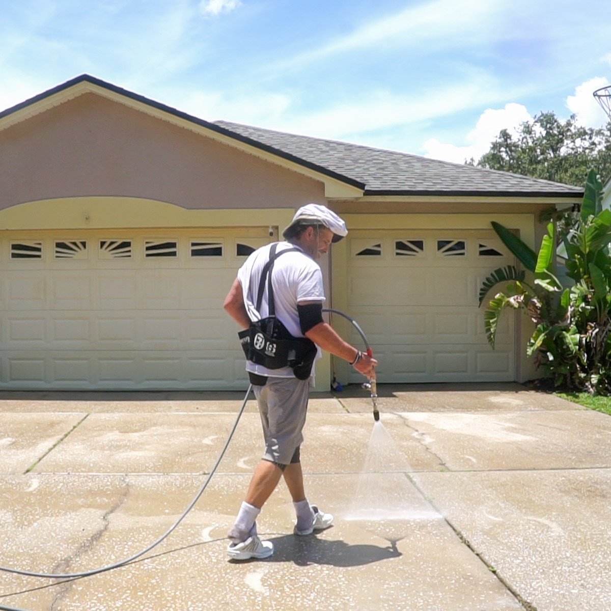 Sealing driveways and walkways in Winter Haven & Mulberry, FL