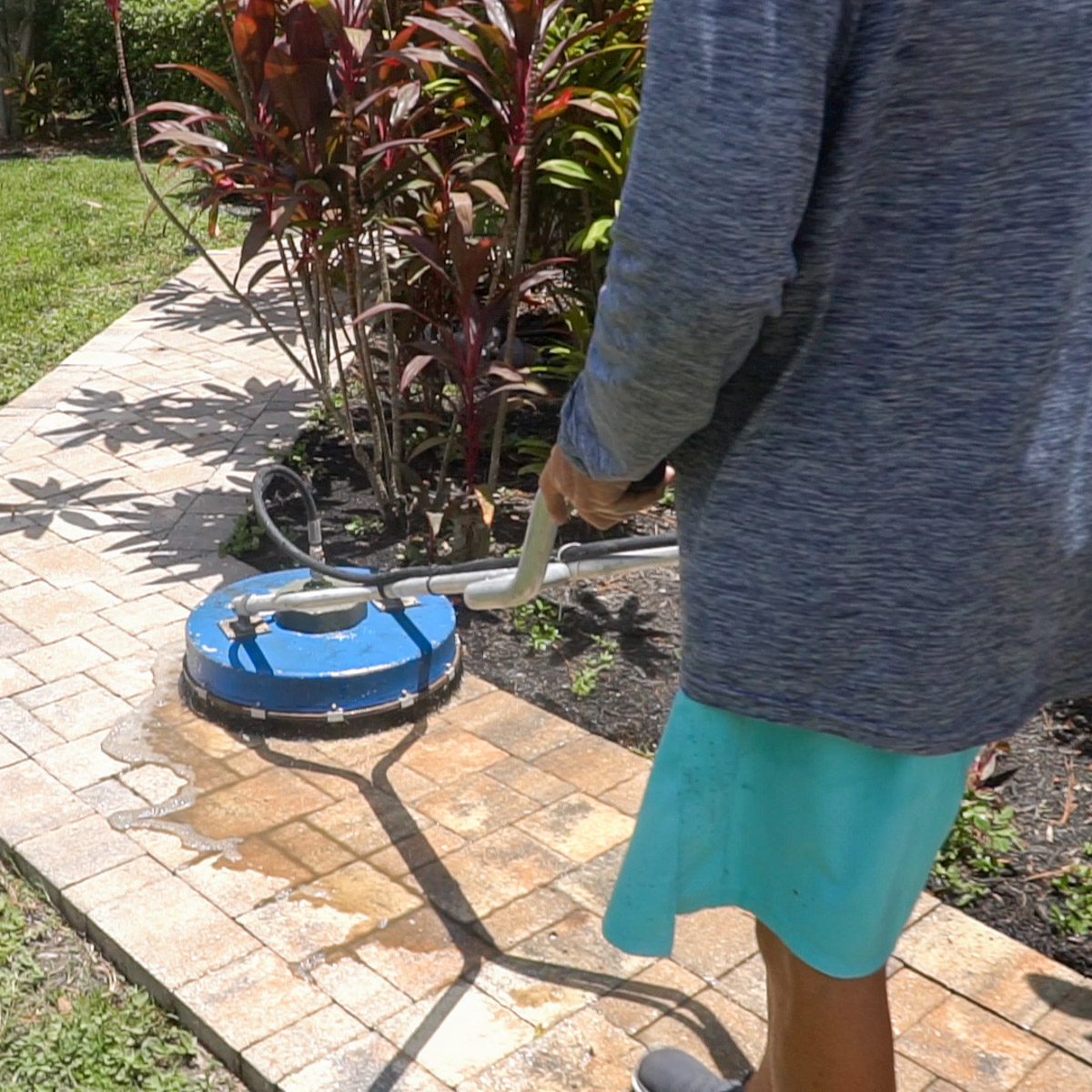Cleaning and maintaining pavers in Lakeland & Winter Haven, FL