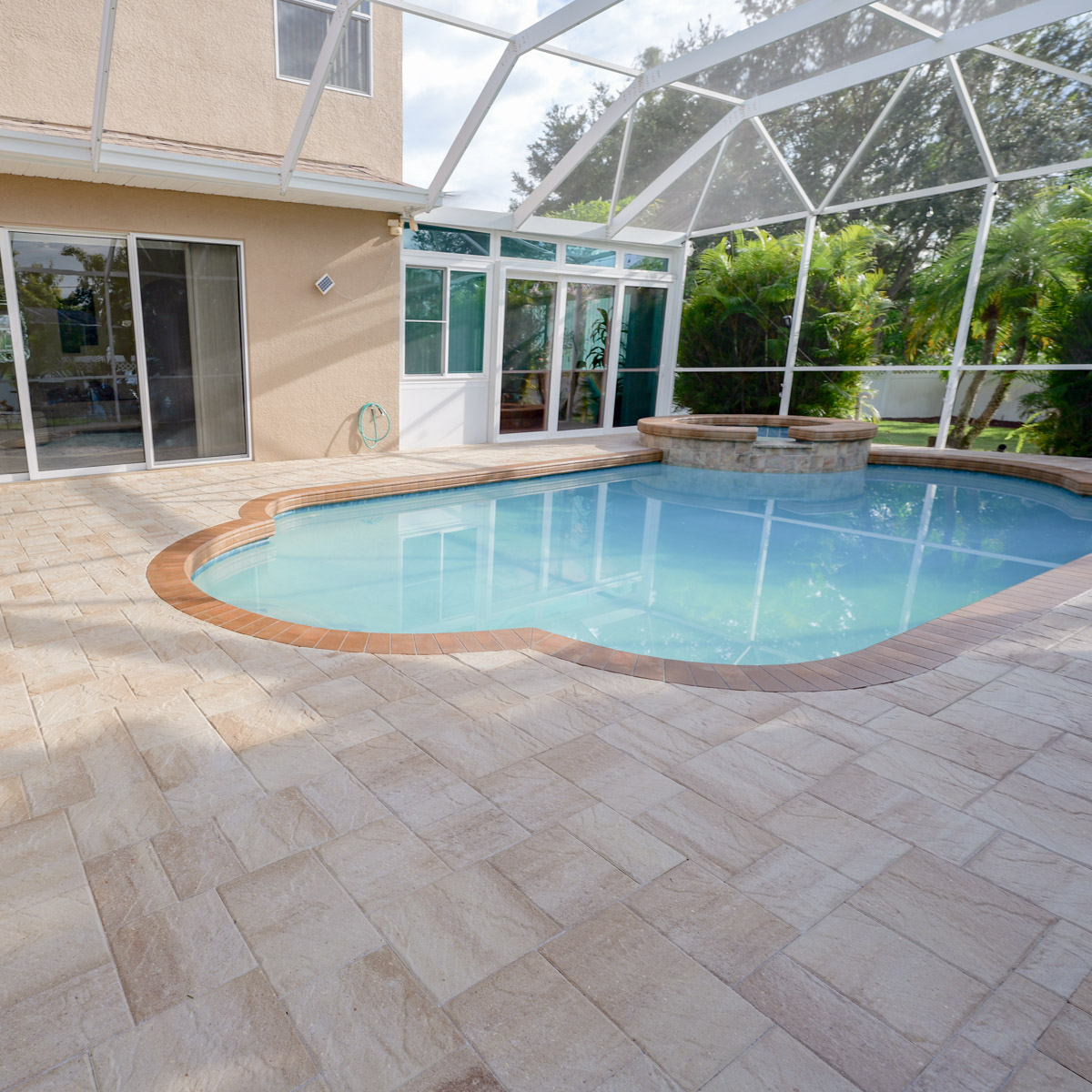 Custom designed pool decks in Zephyrhills & Lakeland, FL
