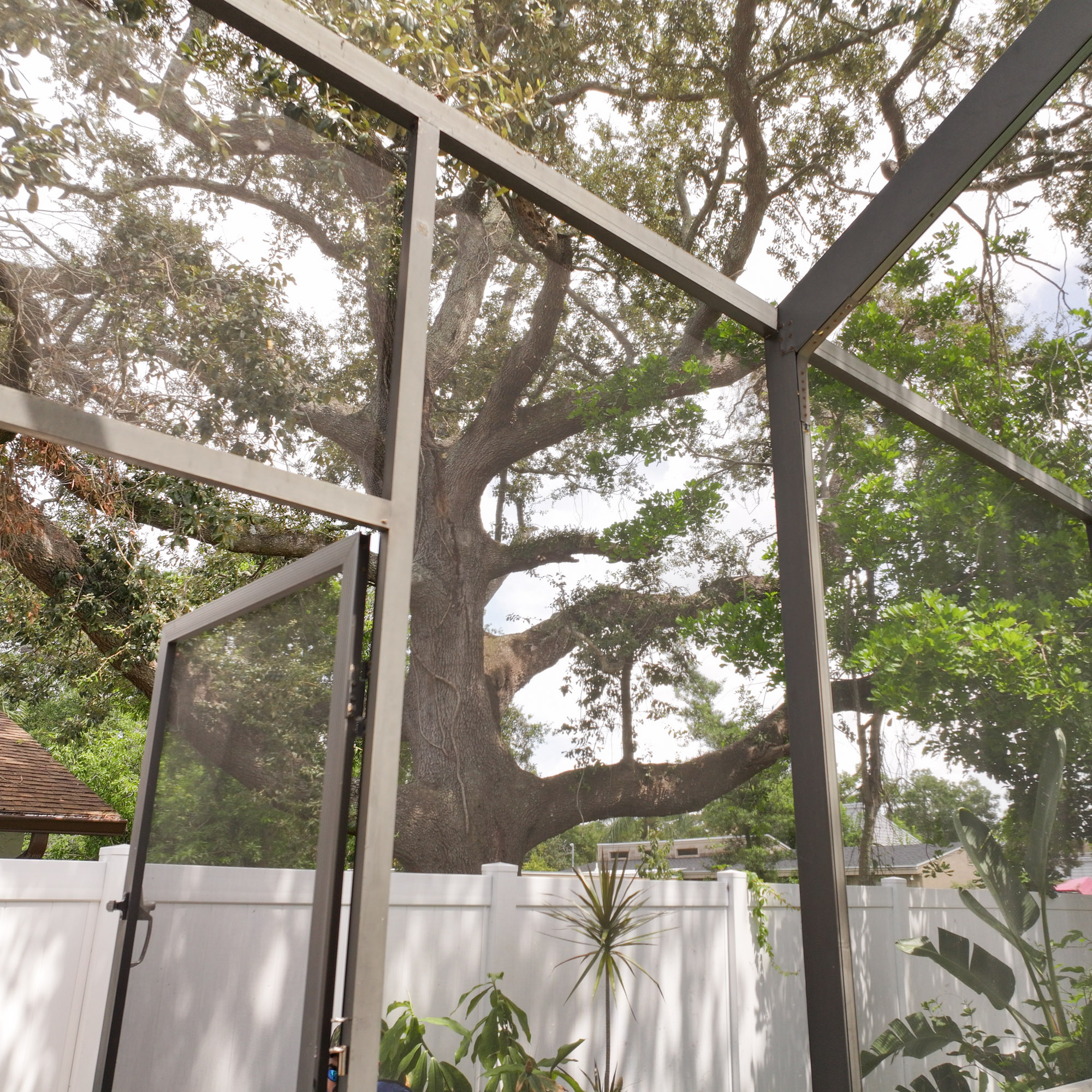 We install patio screens and more in Ruskin & Auburndale, FL