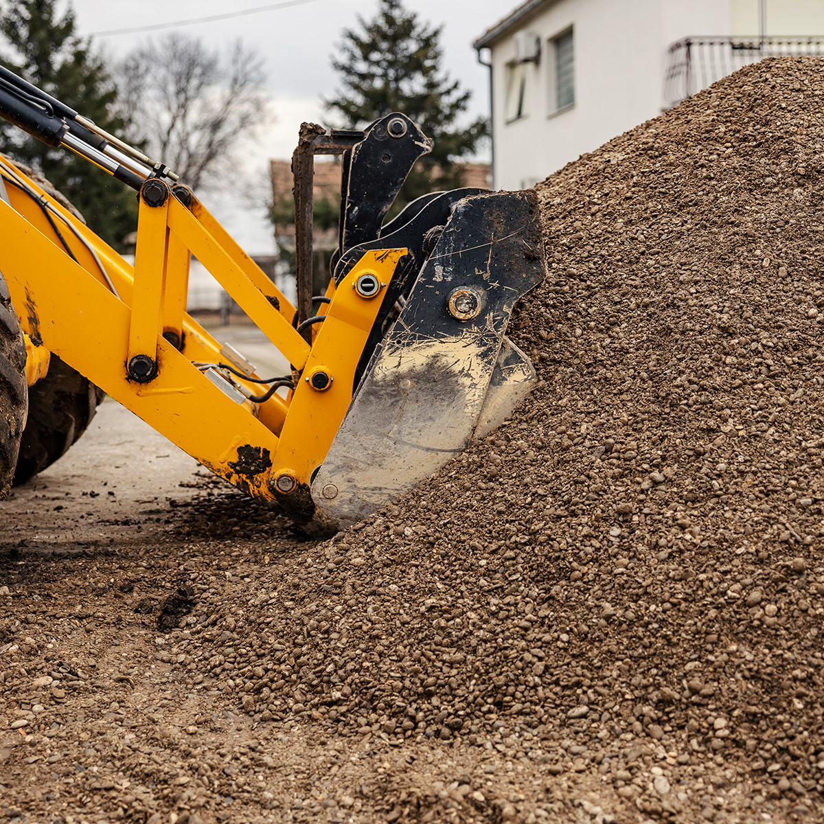 Improve water drainage with land grading in Riverview & Bartow, FL