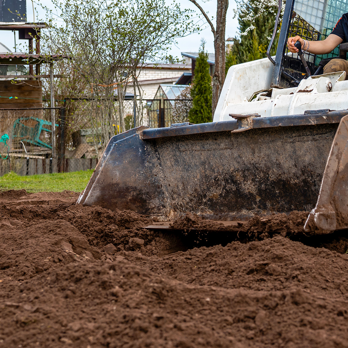 Professional land grading in Ruskin & Bartow, FL