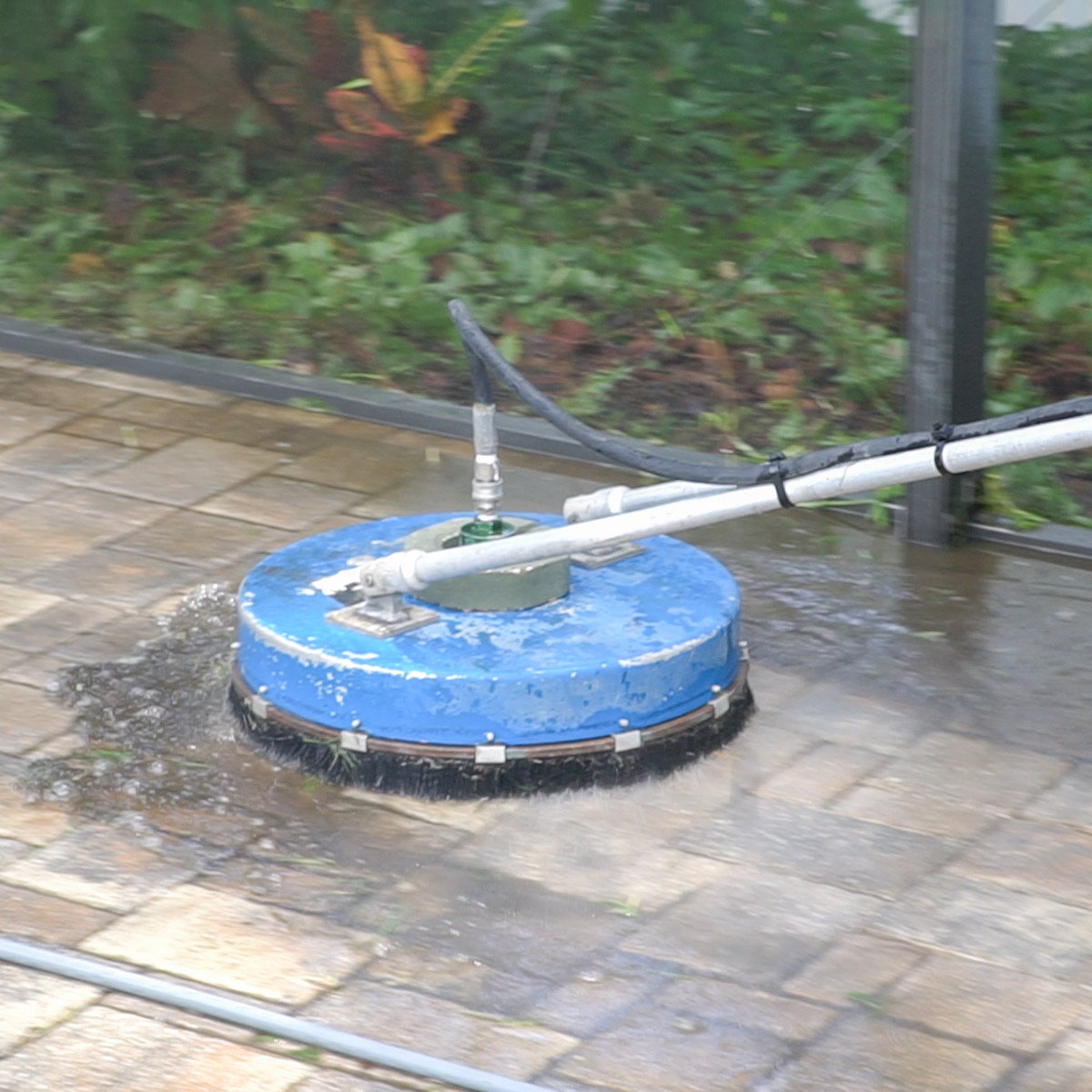 Cleaning and maintaining pavers in Lakeland & Winter Haven, FL